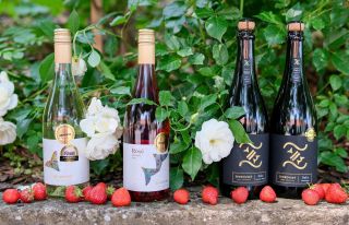 Hledáte čím se osvěžit? ❄️ Máme pro vás nádherná frizzante i sekty! 🍓 Stavte se k nám do vinotéky ve Velkých Pavlovicích...